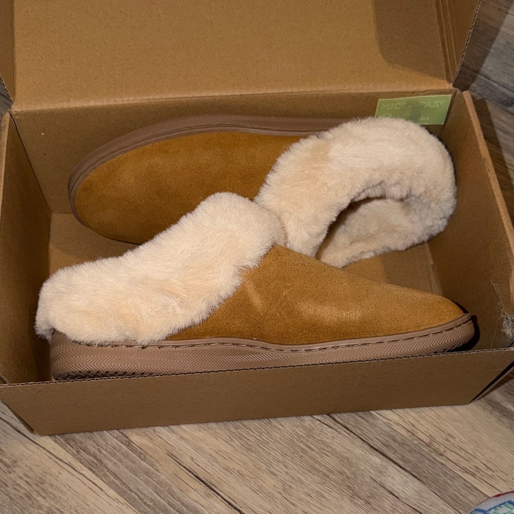 Cozy Chestnut Suede Shearling-Lined Slip-On Slippers